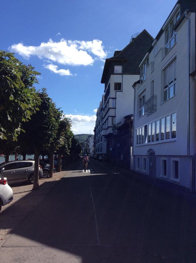 Grosse Wohnung Mit Rheinblick 博帕德 外观 照片